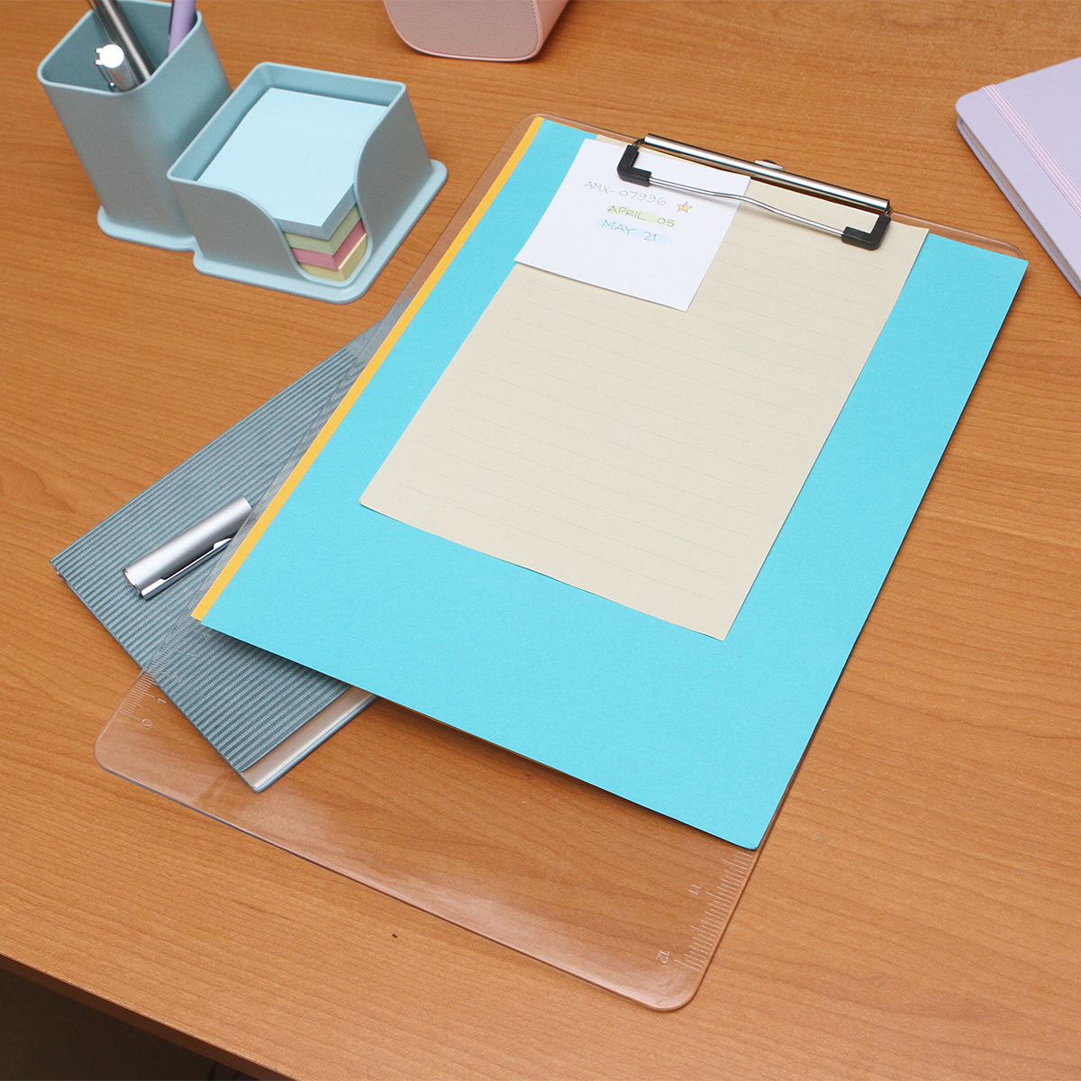 Tabla de plástico para documentos. - Vista 16